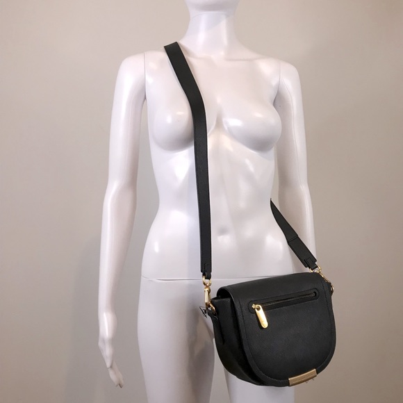 Authentic Marc Jacobs Black Genuine Leather Classic Flap Med Shoulder Handbag - Picture 8 of 8